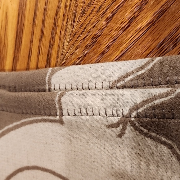 Willam Sonoma Home. New Forest Lambswool Throw and Matching Pillow. - Picture 6 of 12